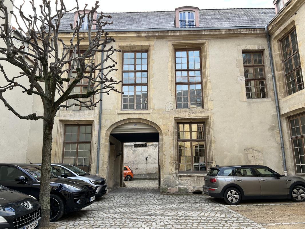 Bureau dans Reims à louer Photo de l’immeuble– Image 1 sur 5