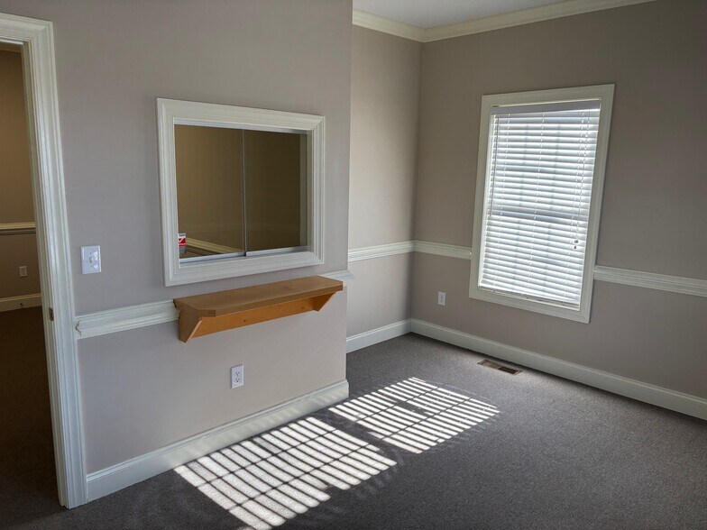 1020 Jefferson Hwy, Staunton, VA à louer - Photo de l’immeuble – Image 3 sur 7