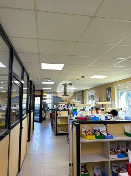 Bureau dans Orchies à louer - Photo de l’immeuble – Image 2 sur 5