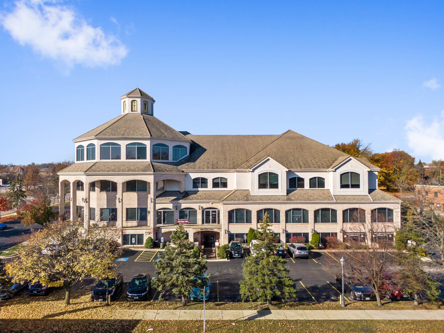 1 Tiffany Pt, Bloomingdale, IL à louer Photo principale– Image 1 sur 8