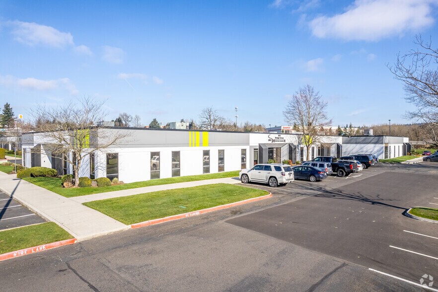 12100-12120 SW Garden Pl, Tigard, OR à louer - Photo principale – Image 1 sur 7