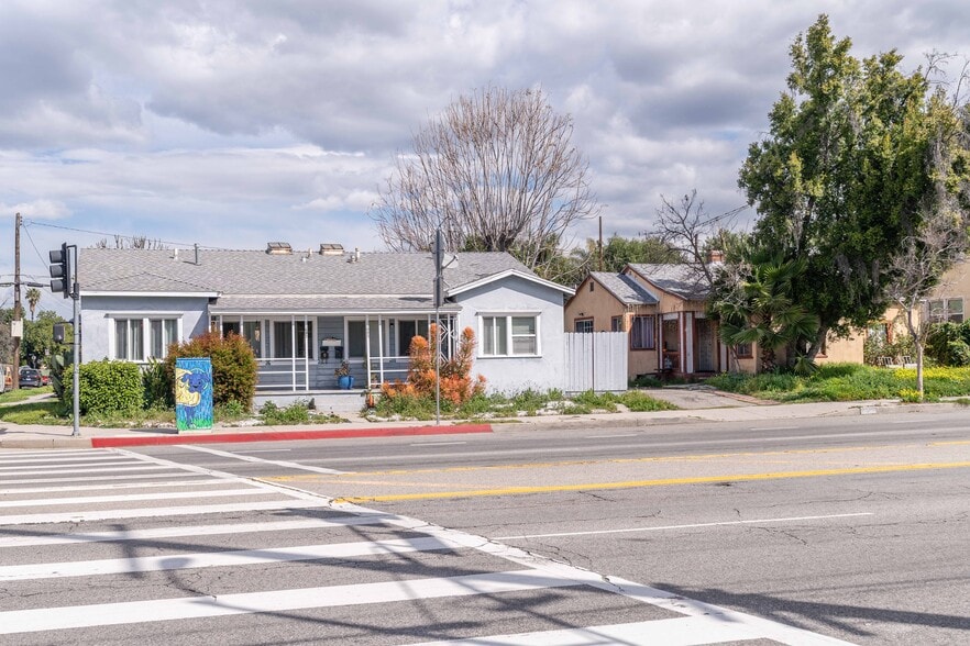 11655 Burbank Blvd, North Hollywood, CA à vendre - Photo de l’immeuble – Image 2 sur 24