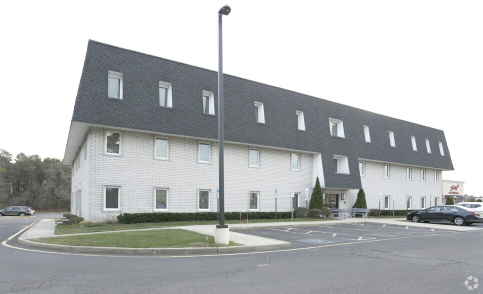 525 Route 70, Brick, NJ à louer - Photo de l’immeuble – Image 3 sur 12