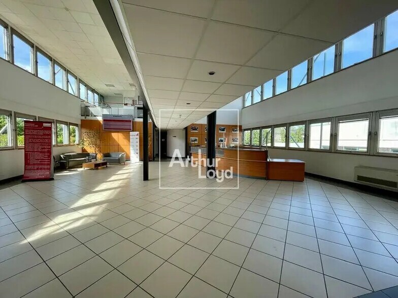 Local d'activités dans Melun à vendre - Hall d’entrée – Image 1 sur 10