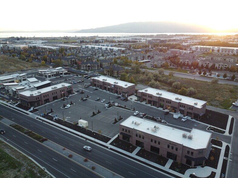 312 S 2000 W, Pleasant Grove, UT à louer - Photo de l’immeuble – Image 2 sur 13