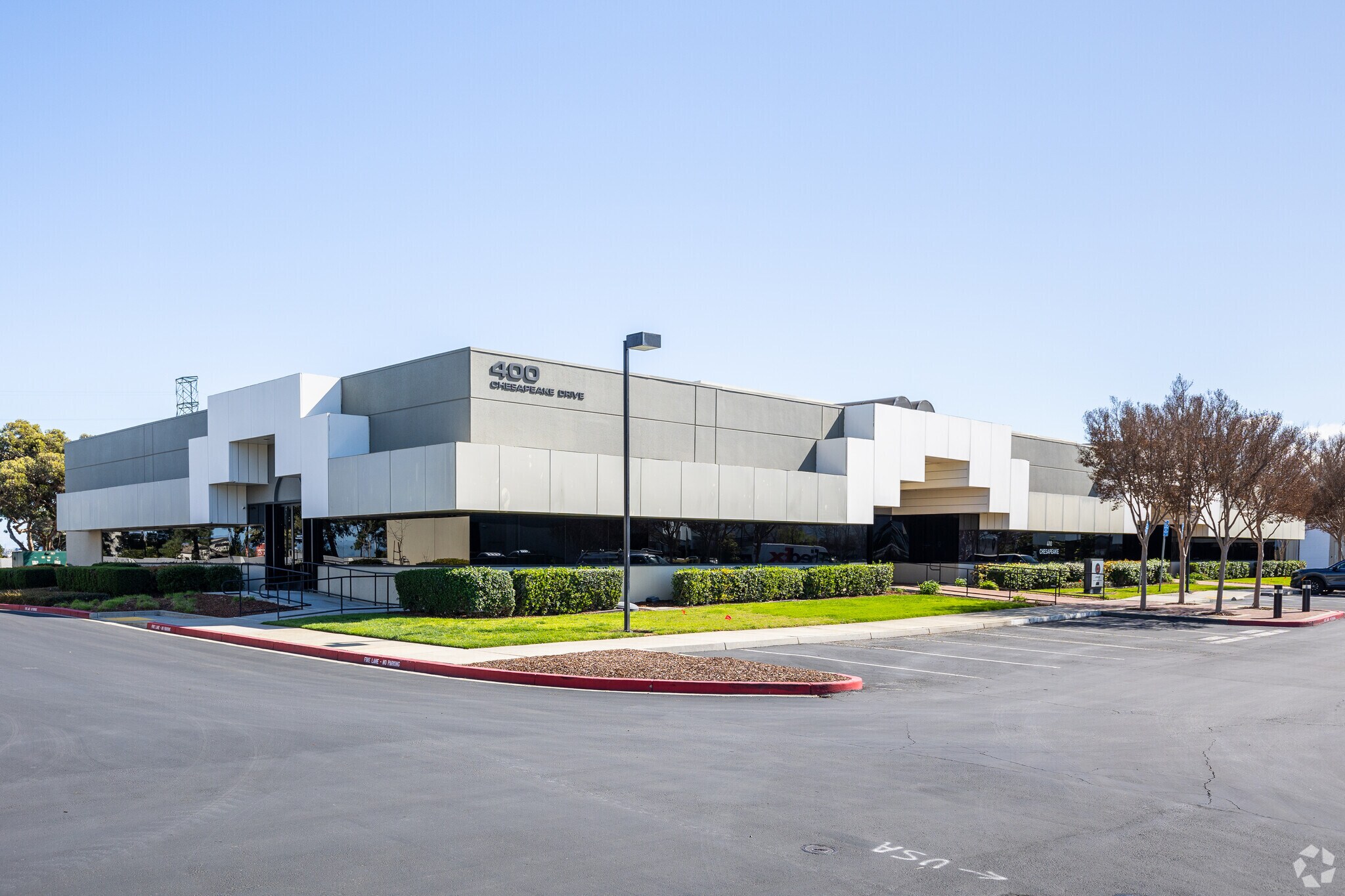 400 Chesapeake Dr, Redwood City, CA à louer Photo principale– Image 1 sur 6