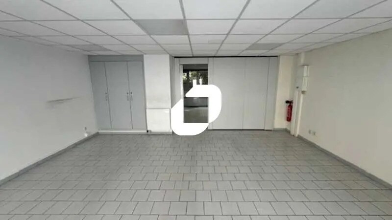 Bureau dans Paris à louer - Photo de l’immeuble – Image 1 sur 7