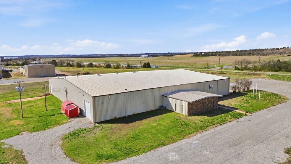 500 E 19th St, Cushing, OK à louer - Photo de l’immeuble – Image 3 sur 9