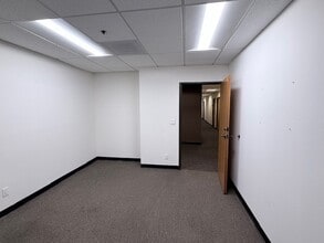 16885 W Bernardo Dr, San Diego, CA à louer Photo intérieure– Image 2 sur 2