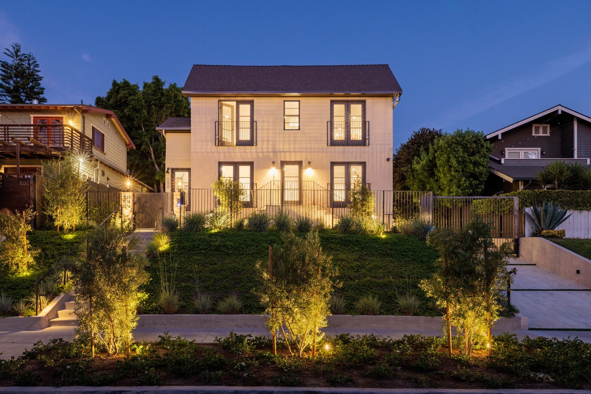 1018 Manzanita St, Los Angeles, CA à vendre Photo principale– Image 1 sur 44