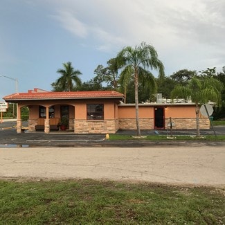 Plus de détails pour 136 Pondella Rd, North Fort Myers, FL - Local commercial à vendre