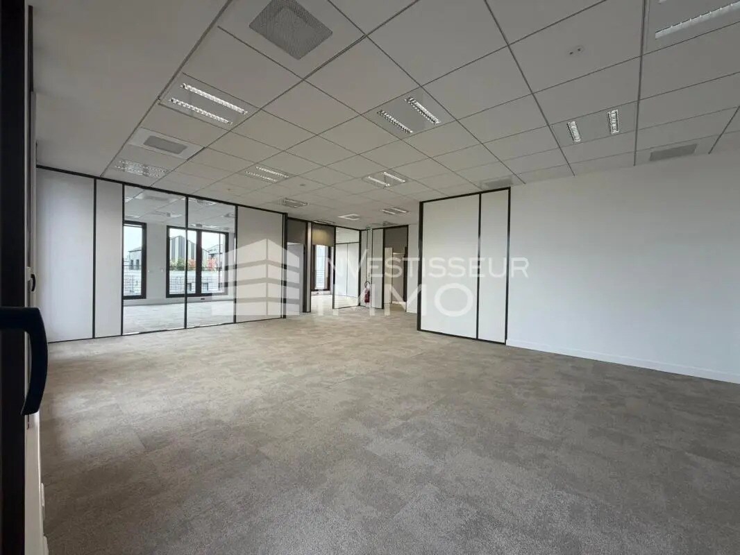 Bureau dans Montévrain à louer Photo de l’immeuble– Image 1 sur 5