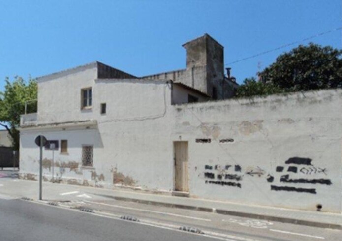 Sector 8 Renfe - La Bòvila portefeuille de 2 biens à vendre sur LoopNet.fr - Photo de l’immeuble – Image 1 sur 6