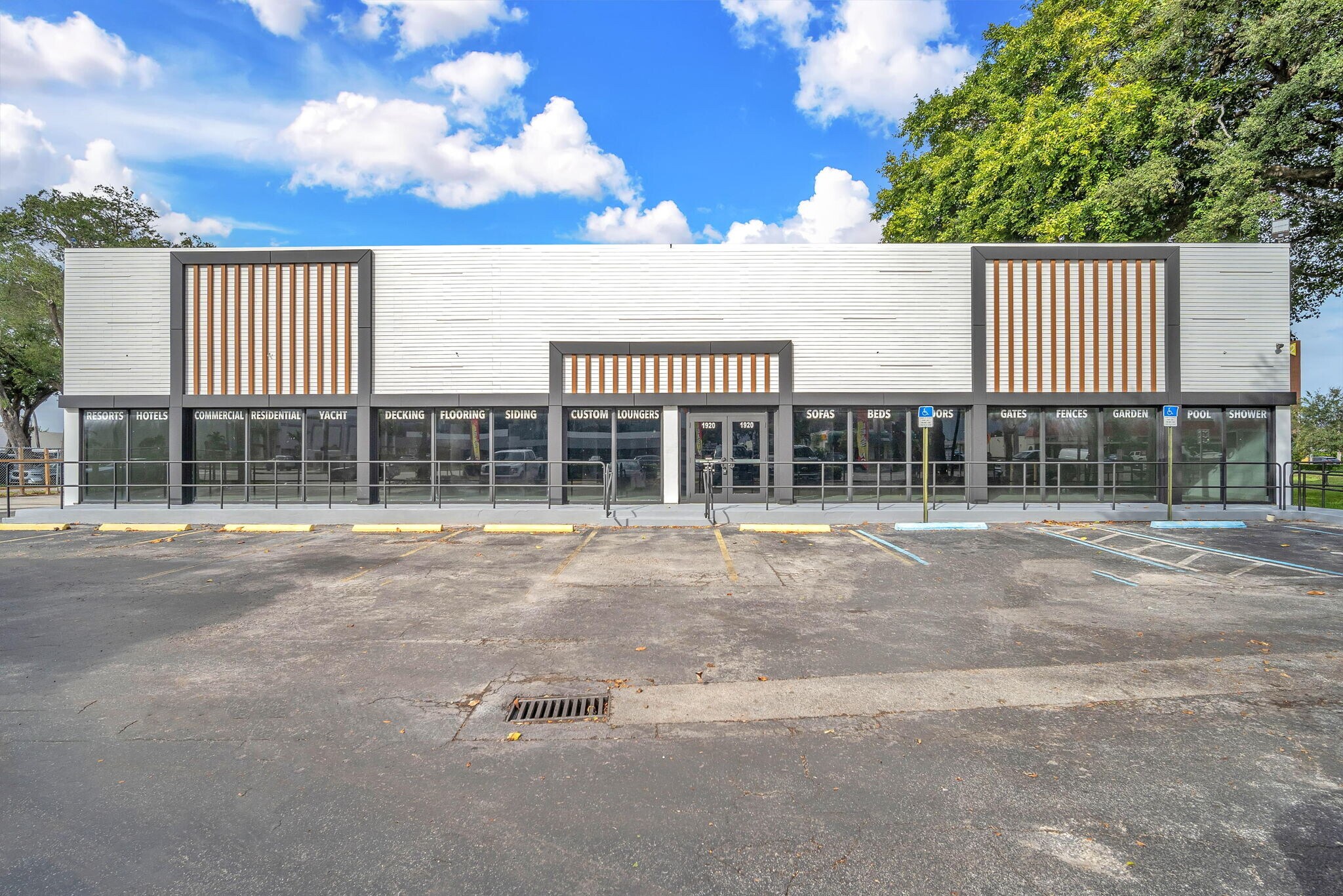 1920-1934 Stirling Rd, Dania Beach, FL à louer Photo principale– Image 1 sur 17