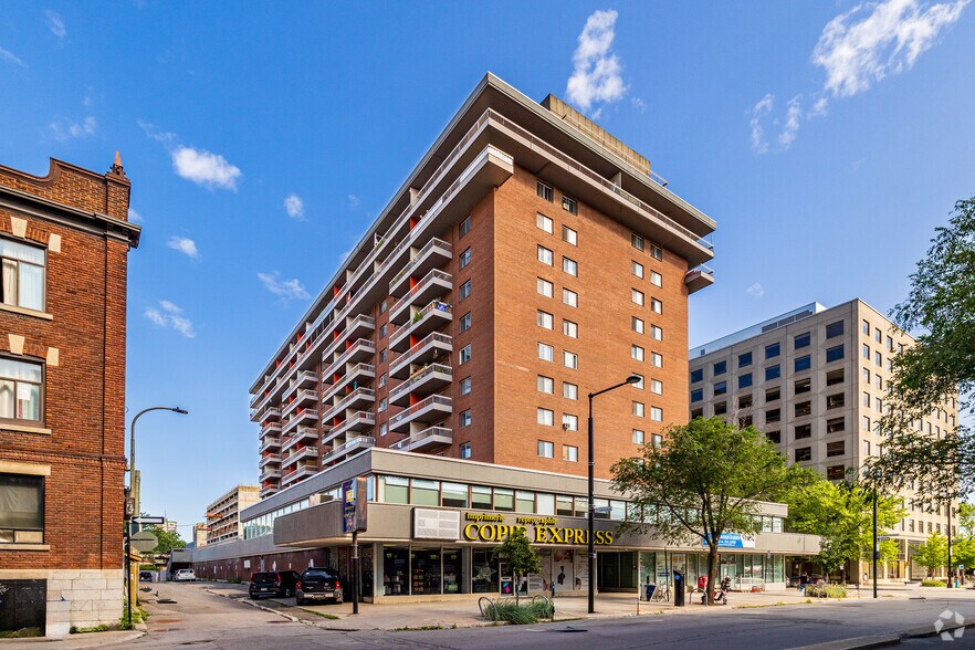 945 Boul De Maisonneuve E, Montréal, QC à louer - Photo de l’immeuble – Image 2 sur 4