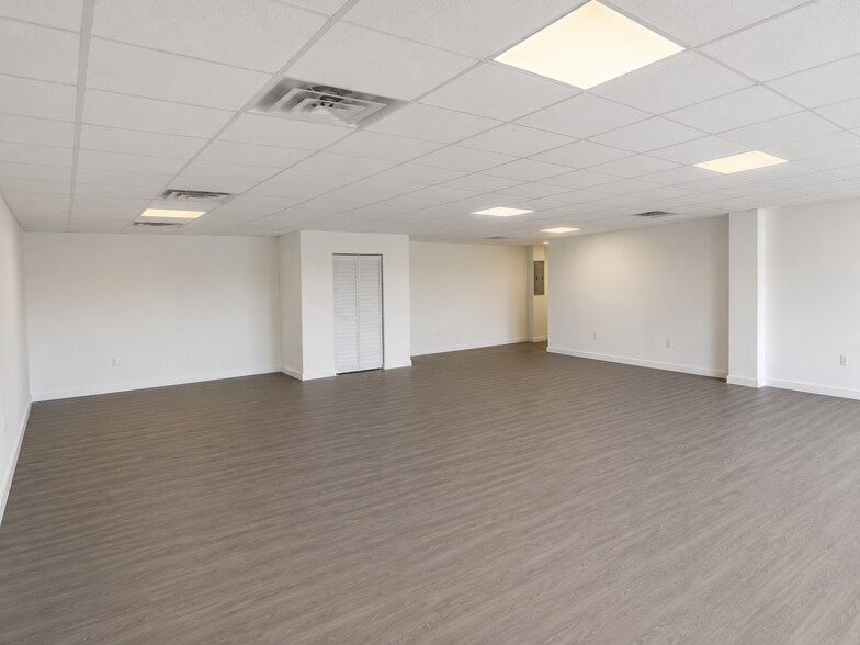 2626 N Magnolia Ave, Ocala, FL à louer - Photo de l’immeuble – Image 3 sur 6