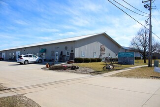 Plus de détails pour 606 S Staley Rd, Champaign, IL - Local d'activités à louer