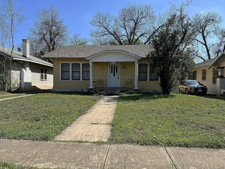 1116 Rigsby Ave, San Antonio, TX à vendre - Photo principale – Image 1 sur 1