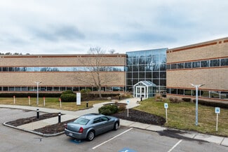 Plus de détails pour 2 Edgewater Dr, Norwood, MA - Local d'activités à louer