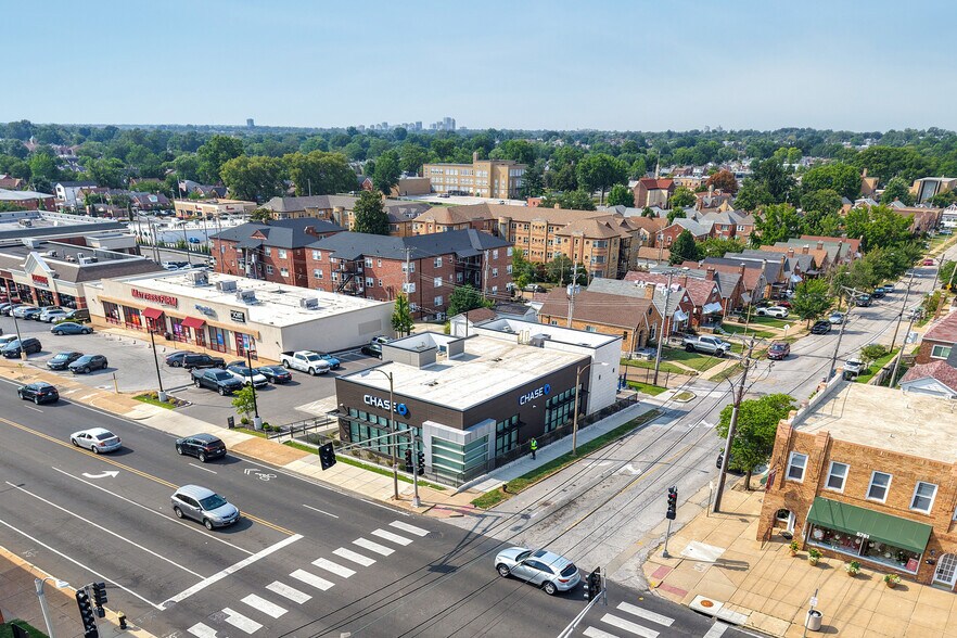 5805 Chippewa St, Saint Louis, MO à vendre - Photo de l’immeuble – Image 2 sur 2