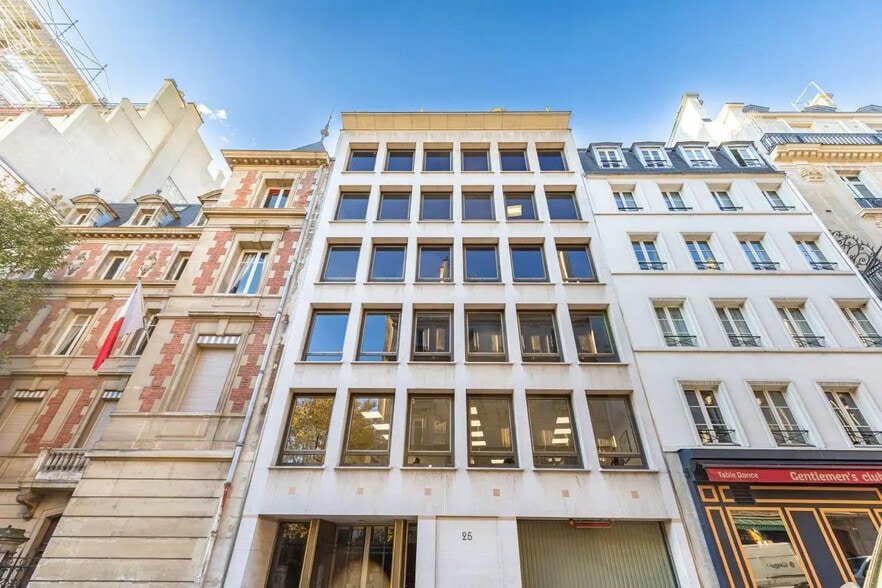 25 Rue D'Artois, Paris à louer - Photo de l’immeuble – Image 1 sur 2