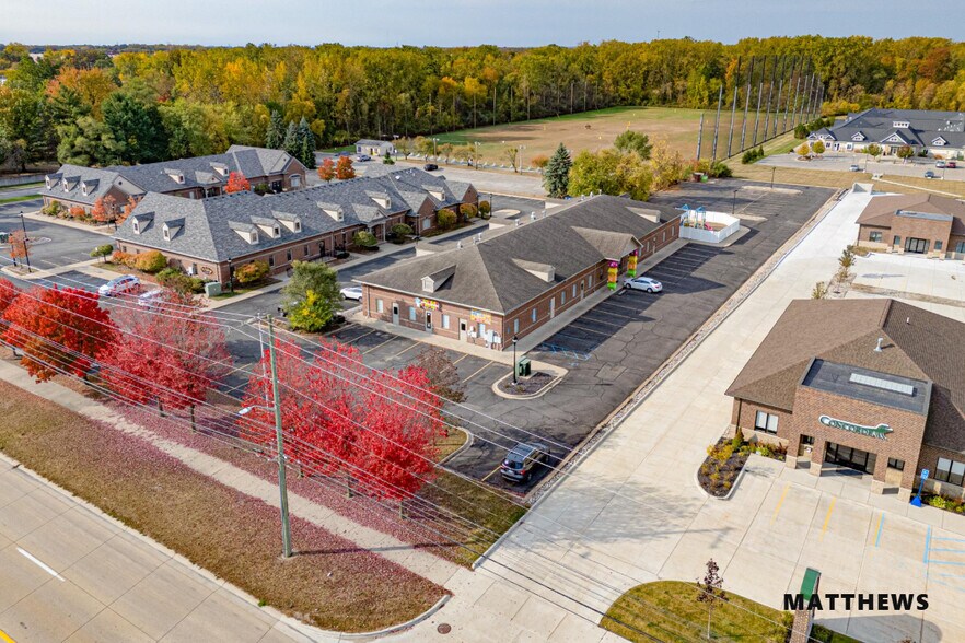 51779 Van Dyke Ave, Shelby Township, MI à vendre - Photo de l’immeuble – Image 2 sur 3