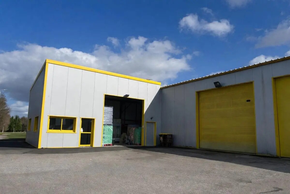 Local d’activités dans Caudan à louer Photo de l’immeuble– Image 1 sur 4