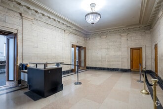 276-288 Rue Saint-Jacques, Montréal, QC à louer Photo intérieure– Image 1 sur 2