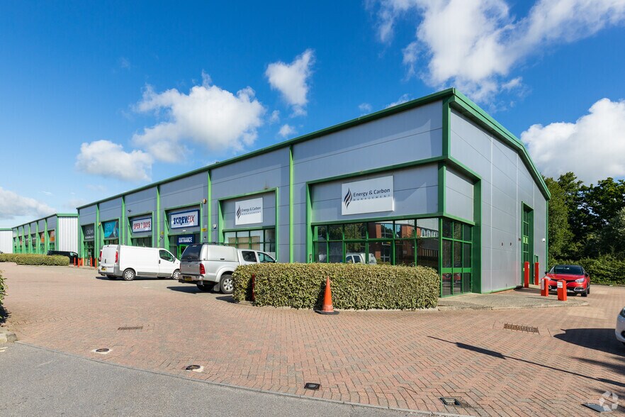 York Rd, Burgess Hill à louer - Photo de l’immeuble – Image 1 sur 2