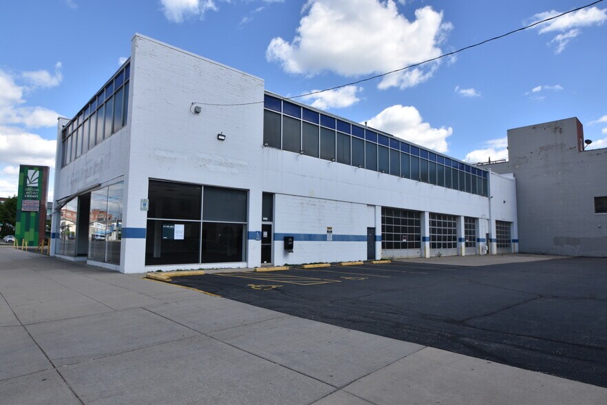 200 E 3rd St, Dayton, OH à louer - Photo de l’immeuble – Image 2 sur 3