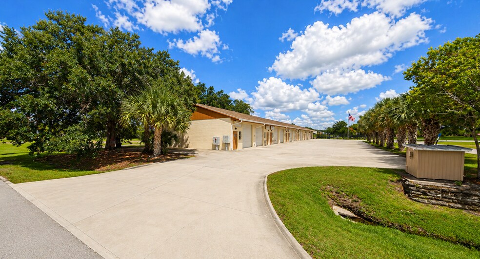 1401-1421 SW Biltmore St, Port Saint Lucie, FL à louer - Photo de l’immeuble – Image 3 sur 6