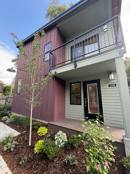 228 21st Ave E, Seattle, WA à vendre - Photo de l’immeuble – Image 2 sur 10