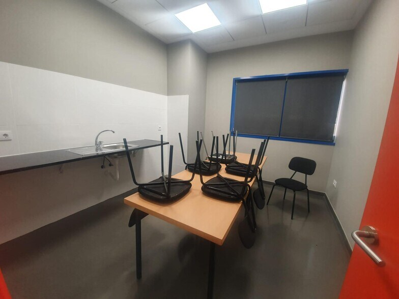 Industriel/Logistique dans Dos Hermanas, Sevilla à louer - Photo de l’immeuble – Image 2 sur 15