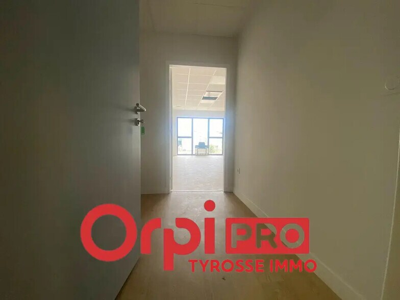 Local d'activités dans Angresse à vendre - Photo de l’immeuble – Image 3 sur 4