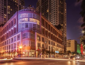 248 Biscayne Blvd, Miami, FL à louer Photo de l’immeuble– Image 2 sur 3