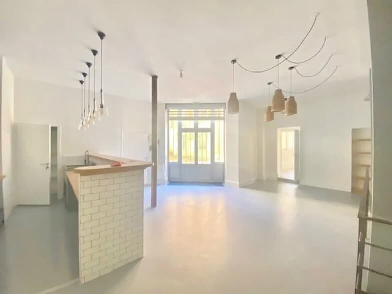 Bureau dans Paris à louer - Photo de l’immeuble – Image 3 sur 10