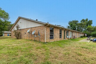 Plus de détails pour 607 S Pecan St, Hughes Springs, TX - Logement à vendre