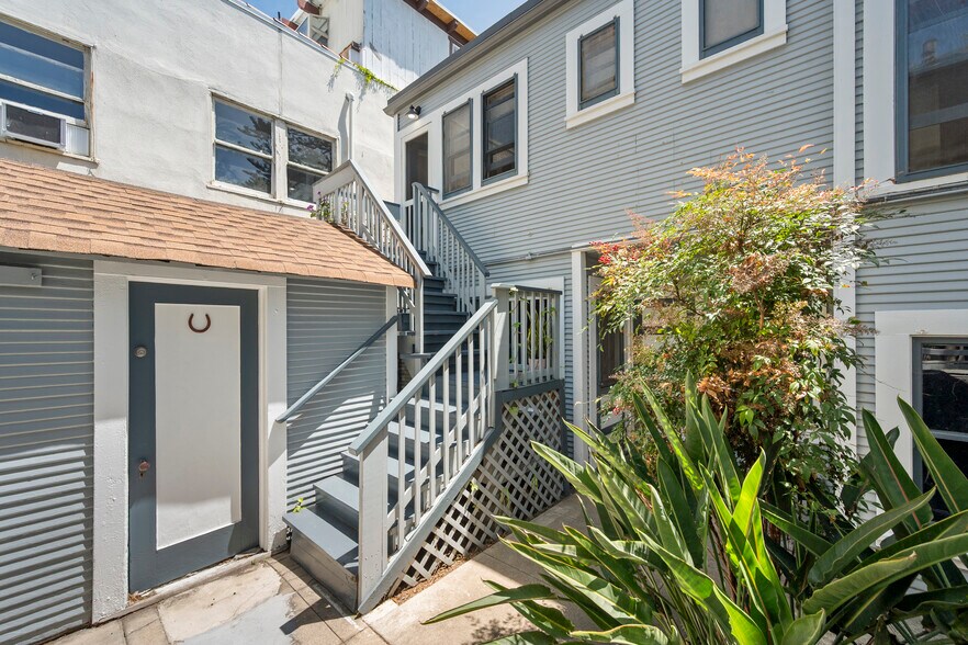 1042-1052 Adella Ave, Coronado, CA à vendre - Photo de l’immeuble – Image 3 sur 12