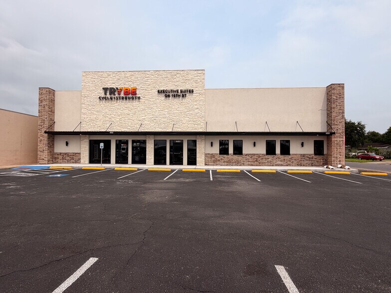 2006 N 10th St, McAllen, TX à louer - Photo de l’immeuble – Image 2 sur 14
