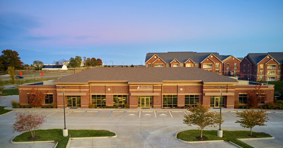 4210 Philips Farm Rd, Columbia, MO à louer - Photo de l’immeuble – Image 3 sur 16