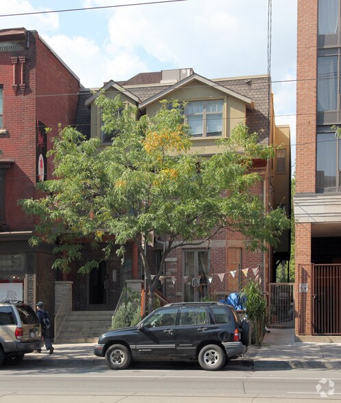 460 College St, Toronto, ON à vendre - Photo de l’immeuble – Image 2 sur 2