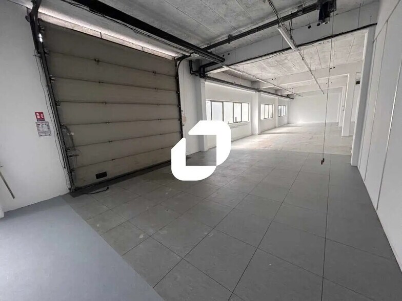 Bureau dans Bezons à louer - Photo de l’immeuble – Image 2 sur 18