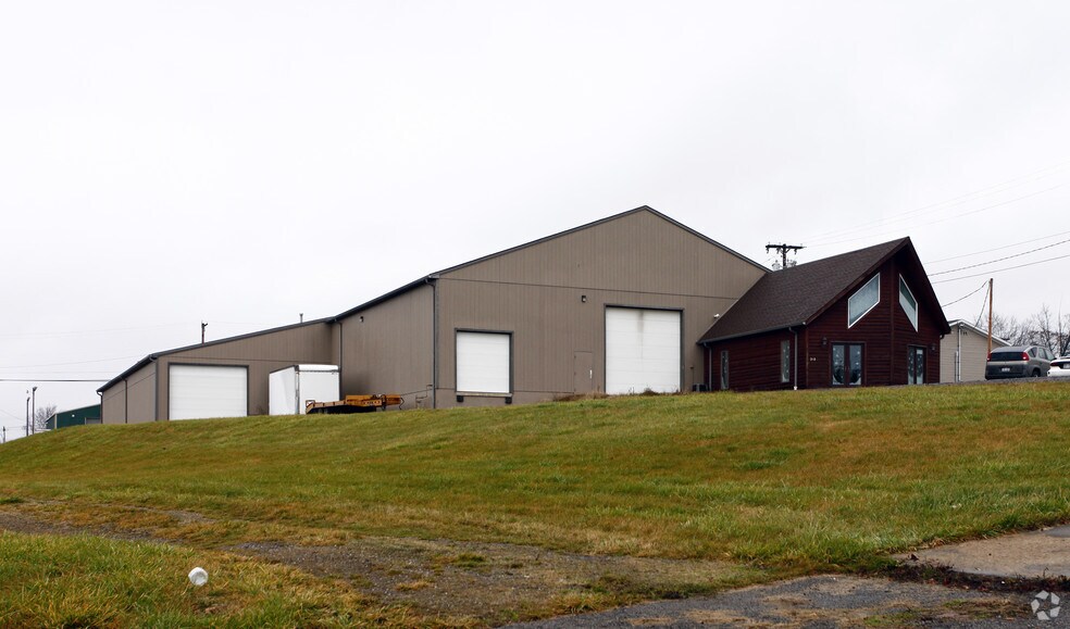 212 Idaho St, Farrell, PA à louer - Photo principale – Image 1 sur 9