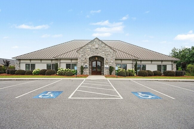 Plus de détails pour 132 Byrd Way, Warner Robins, GA - Bureau à vendre