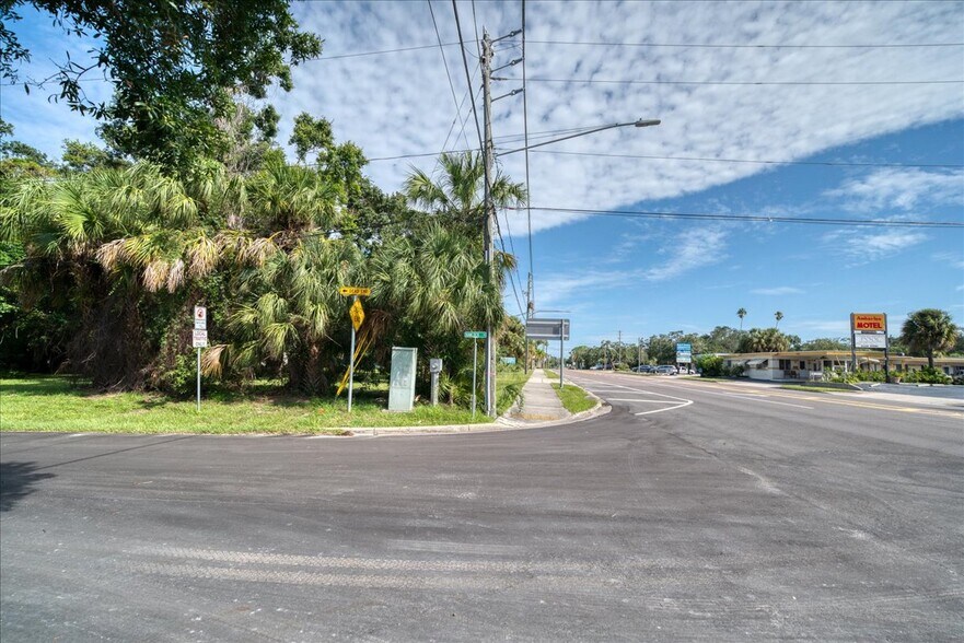 1040 Broadway, Dunedin, FL à vendre - Photo de l’immeuble – Image 3 sur 23