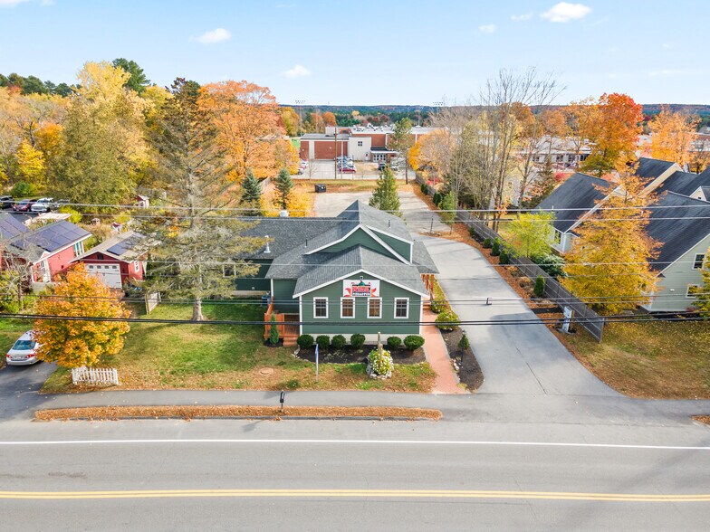 319 Main St, Cumberland, ME à louer - Photo de l’immeuble – Image 1 sur 5