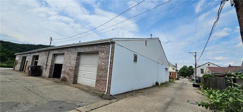 340 Industrial Blvd, New Kensington, PA à vendre - Photo de l’immeuble – Image 2 sur 19