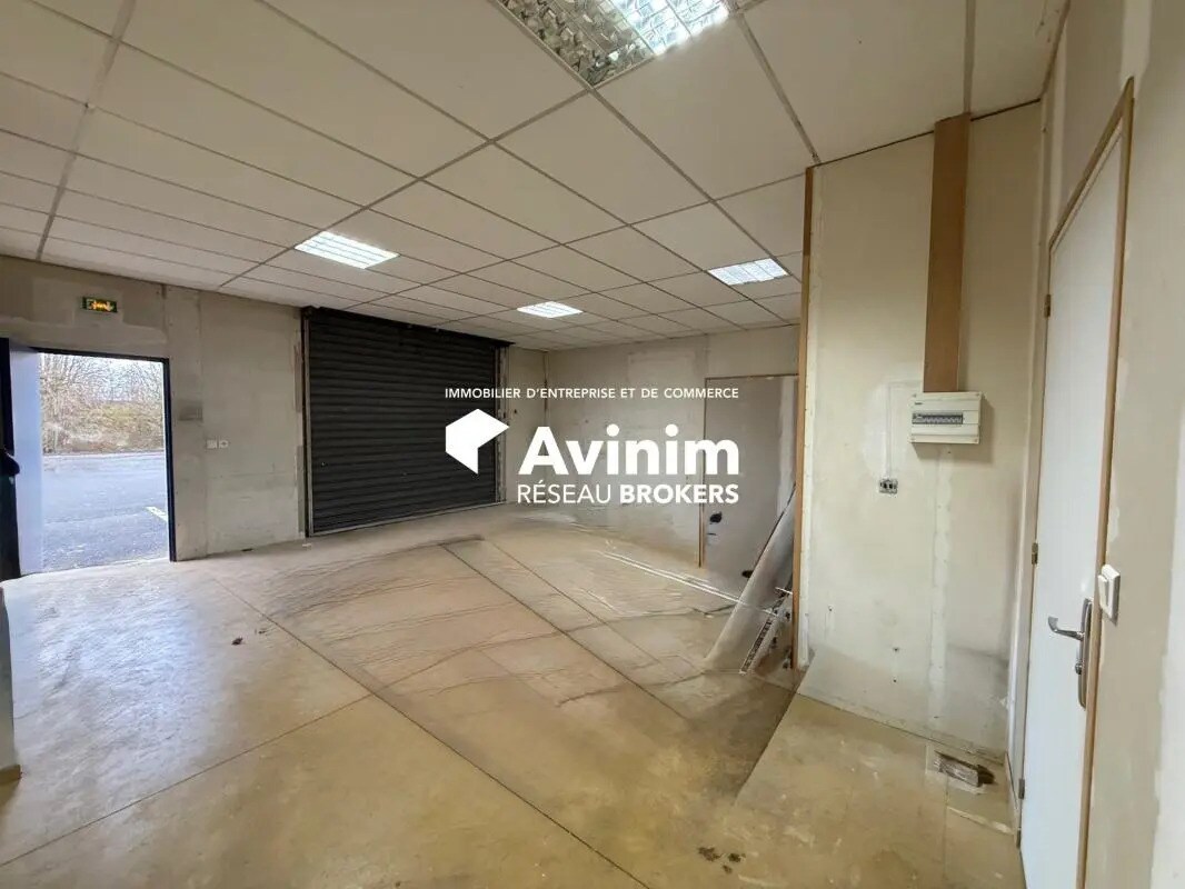 Industriel/Logistique dans Domont à louer Photo intérieure– Image 1 sur 3