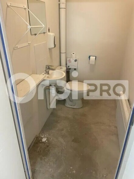 Local d’activités dans MARCILLY-D'AZERGUES à louer - Photo intérieure – Image 2 sur 5