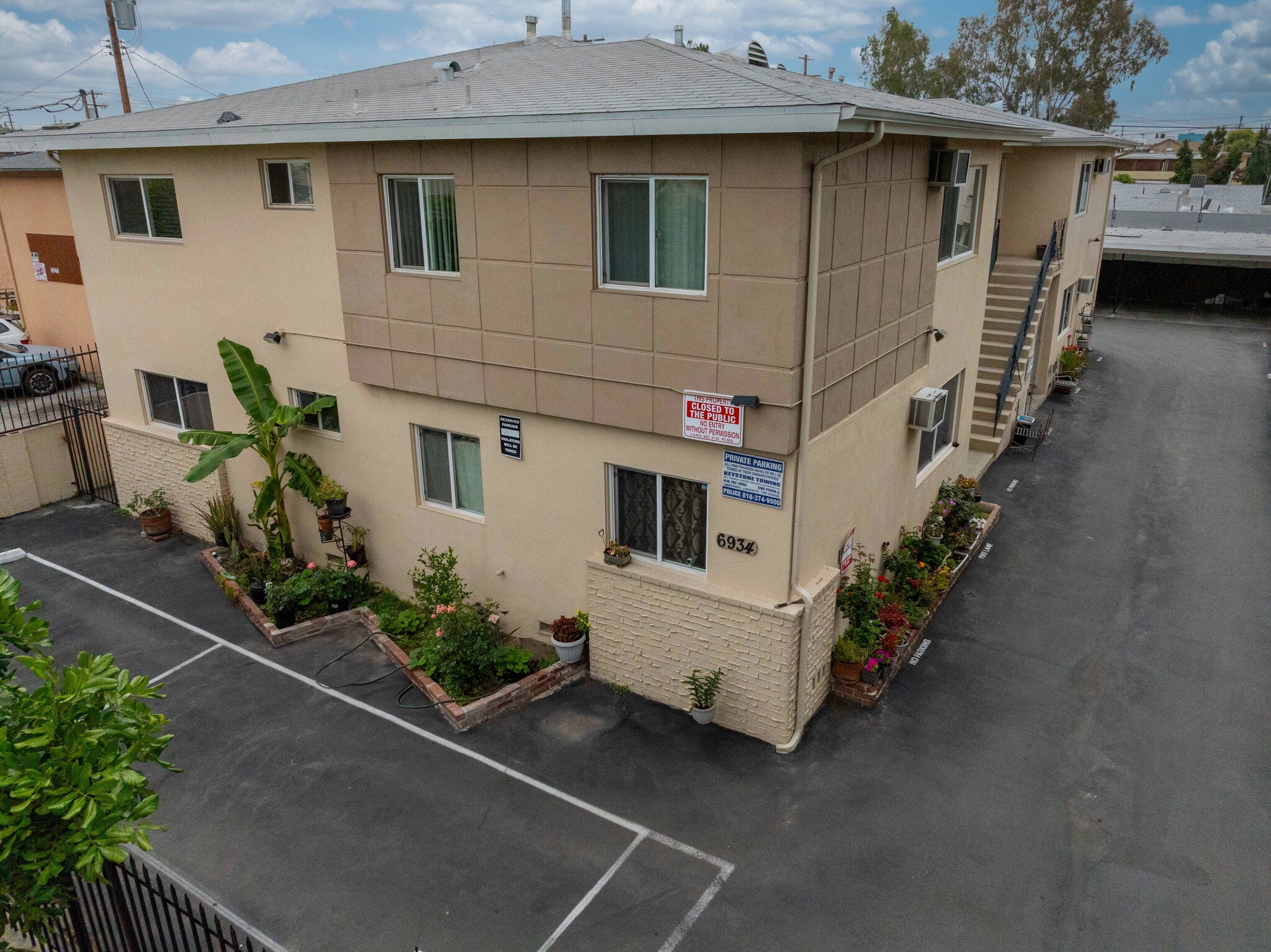 6934 Hinds Ave, North Hollywood, CA à vendre Photo de l’immeuble– Image 1 sur 16